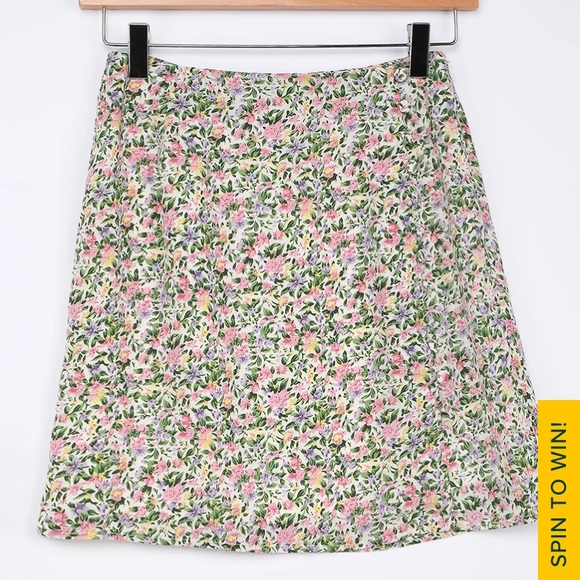 Lulus Floral Mini Skirt - Never worn - XS - Picture 2 of 3
